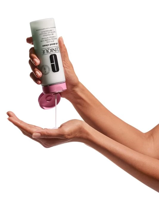 Clinique All-In-One Cleansing Micellar Milk & Makeup Remover - Image 3